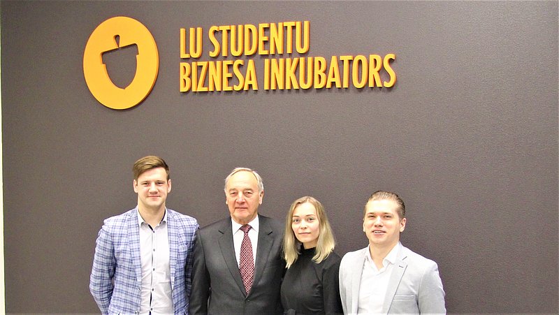 A. Bērziņš atzinīgi vērtē LU studentu Biznesa inkubatora jaunuzņēmējus